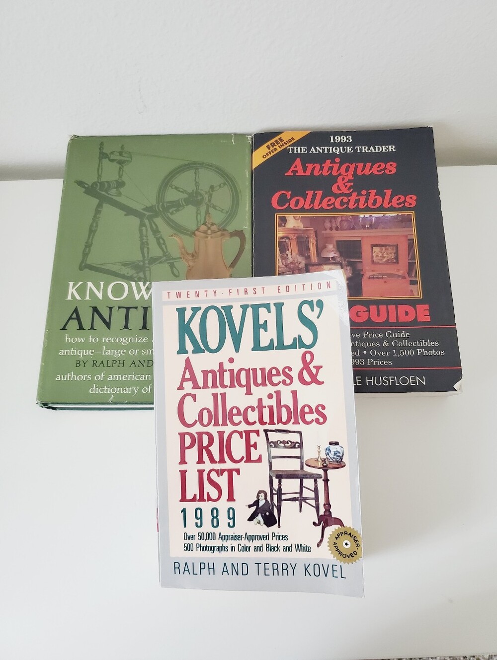 VTG 70s 80s 90s Antiques Collectibles Book Lot Hardcover Paperback Price Guides